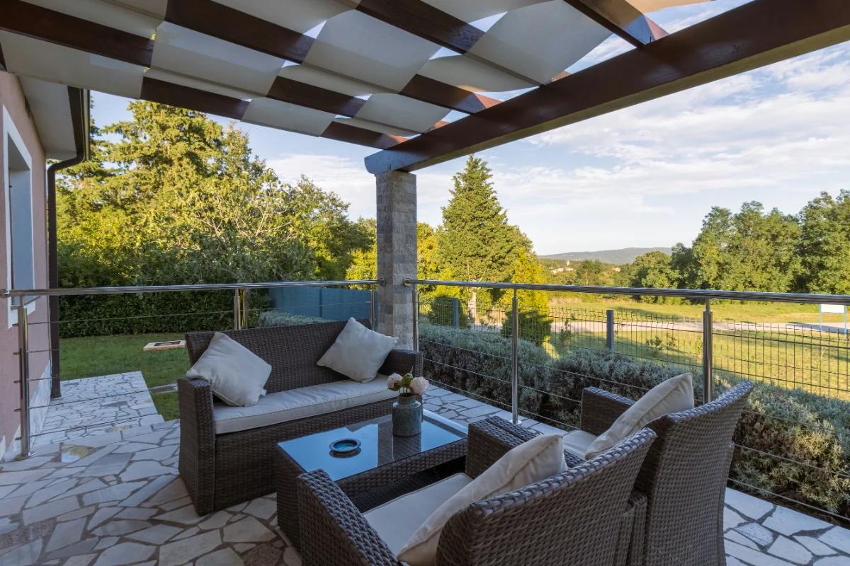 Outdoor & Garden Furniture Company